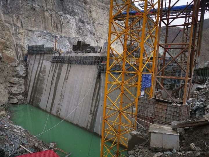 黄藏寺水利枢纽坝面防渗保温防护工程