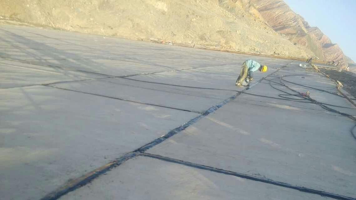 肯斯瓦特水利枢纽工程大坝伸缩缝处理工程