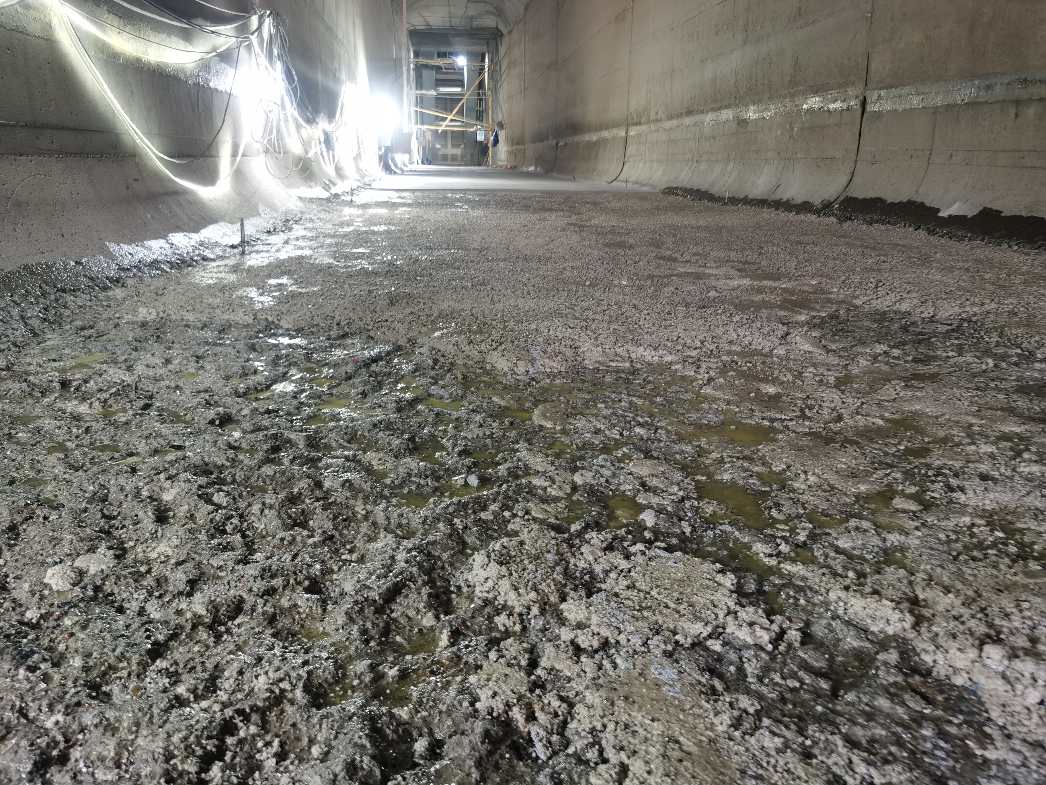 017底板浇筑环氧混凝土2021.07.20.jpg