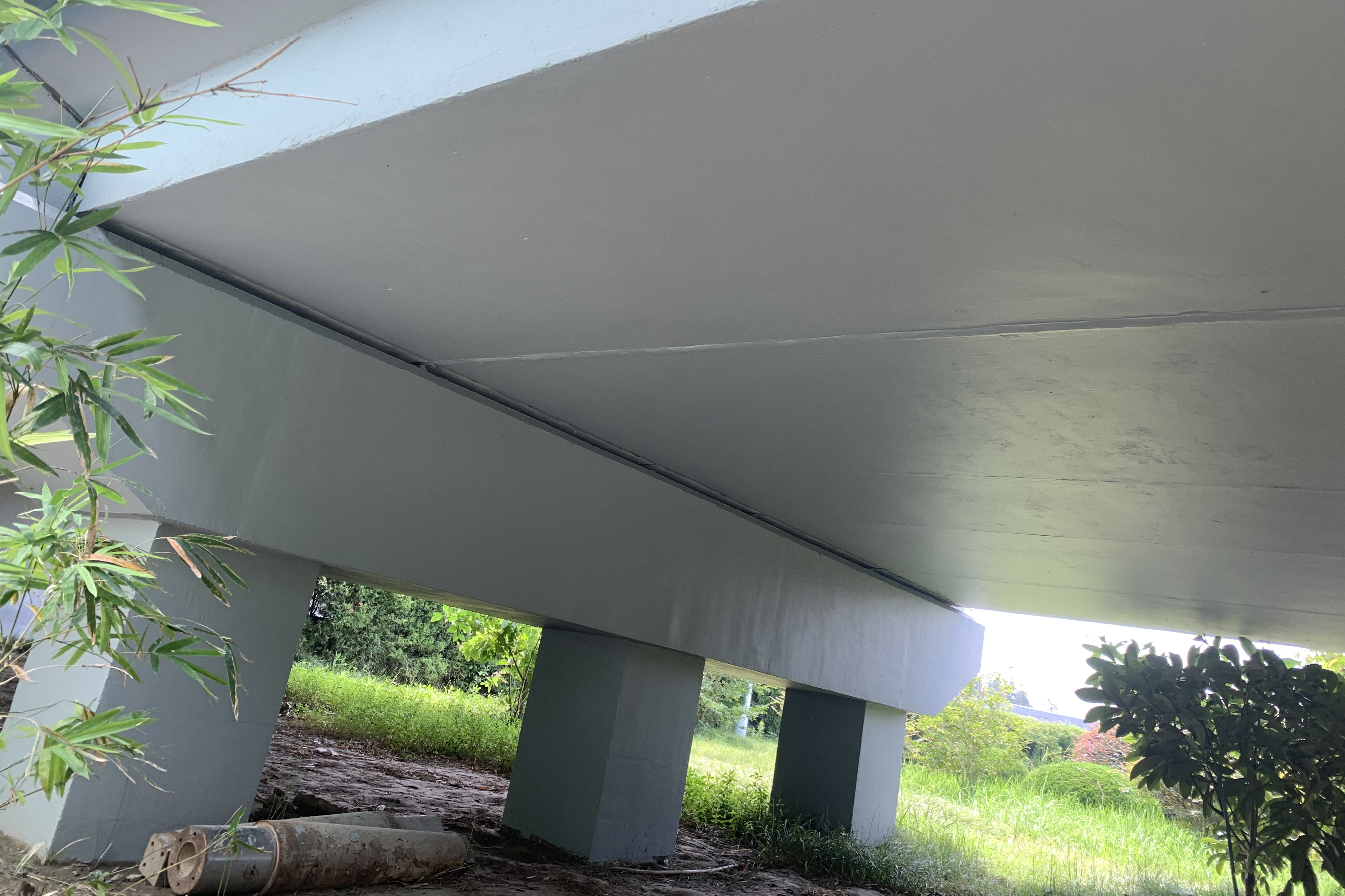 交通桥桥墩 修复后.jpg 交通桥桥墩 修复后.jpg