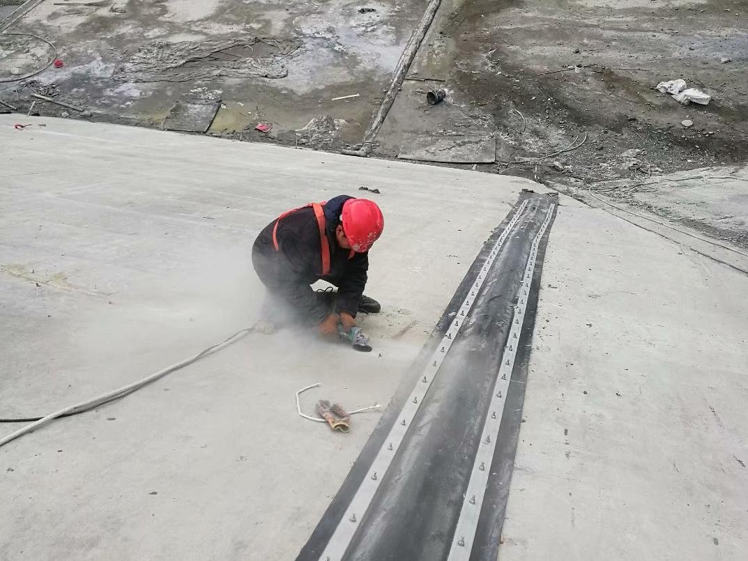 面板裂缝处理 (3).jpg